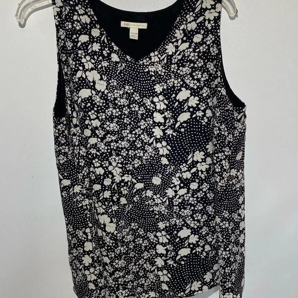 CATO Women's Black White‎ Floral V-Neck Sleeveless Blouse Size 14/16W